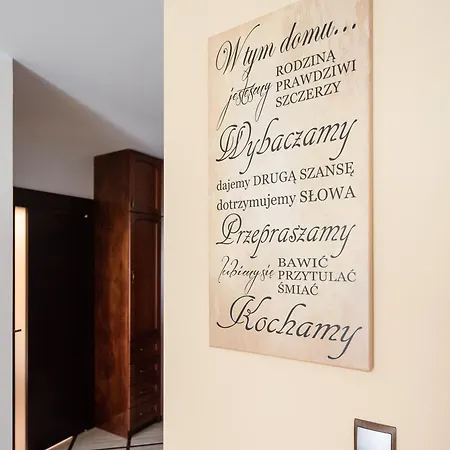 Brodnowski Comfort By Bookinghost *